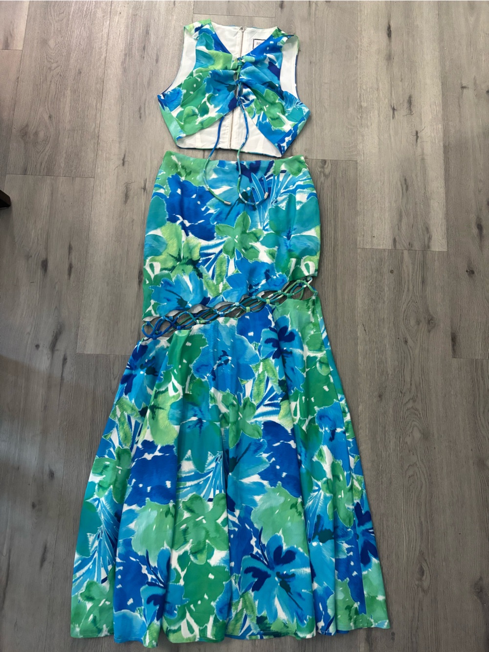 Floral Blue-Green Girls Two Piece Set (Top Size S/Bottoms Size M)